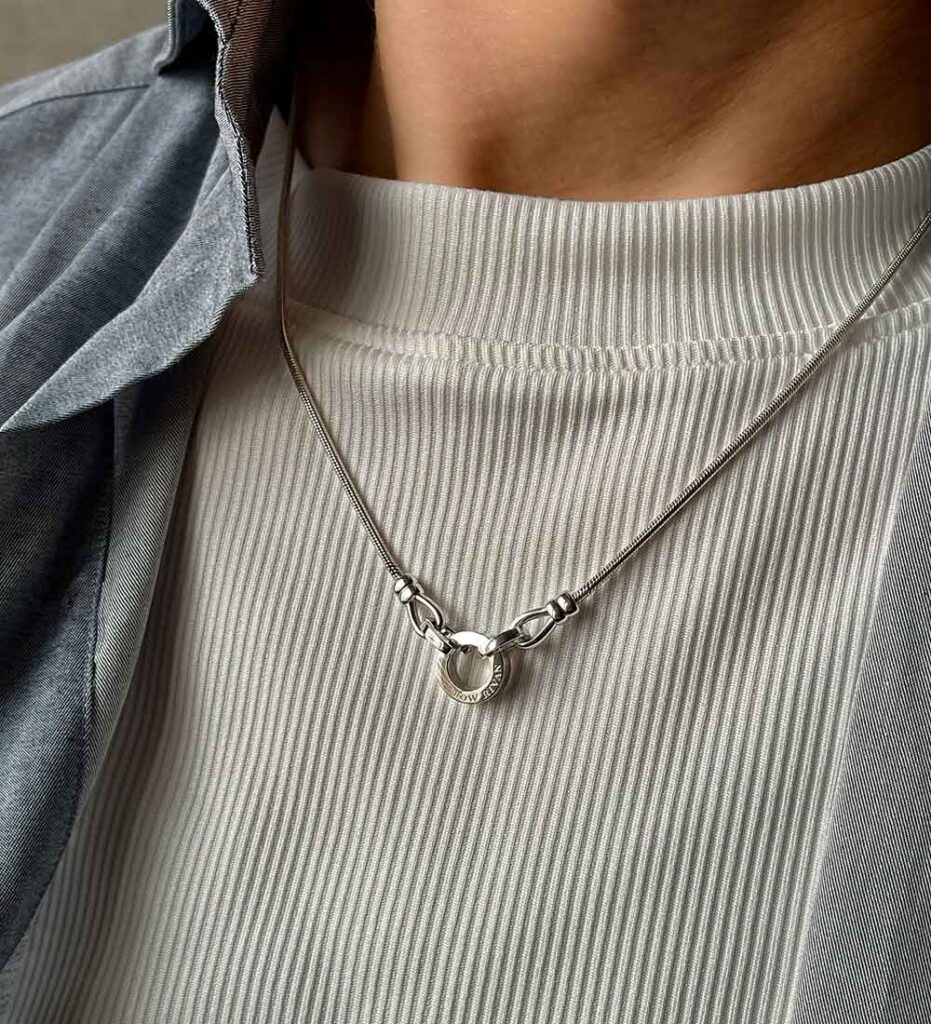 人気メンズネックレス