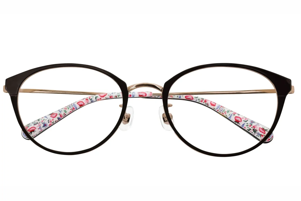 Cath Kidstonのメガネ　柔和な印象のキャッツアイ