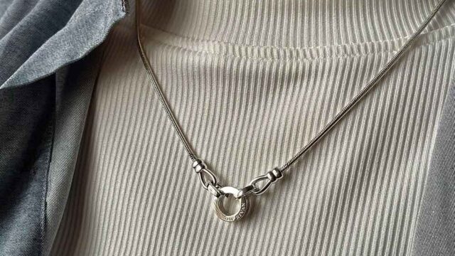 人気メンズネックレス