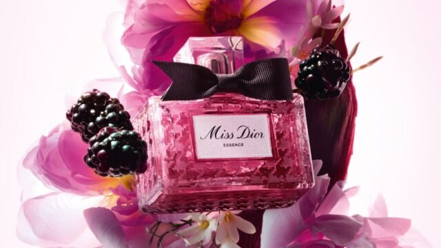 Miss Dior新作エッセンス　ボトルが千鳥格子柄で黒いリボンがポイント